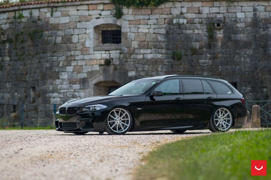  BMW 5-Series Touring on Vossen Wheels (VFS1) 2017 года  (фото 2 из 29)